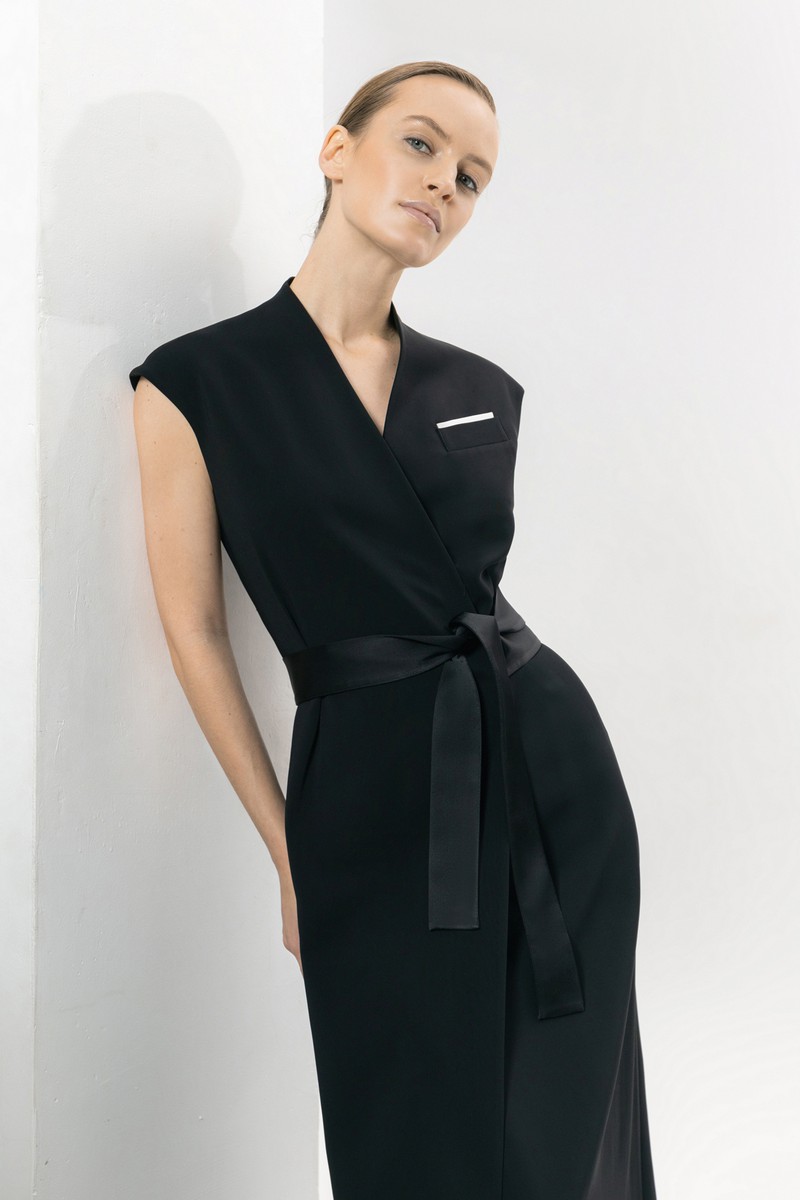 Платье на запах в стиле кимоно VASSA&Co, пол женский, цвет черный