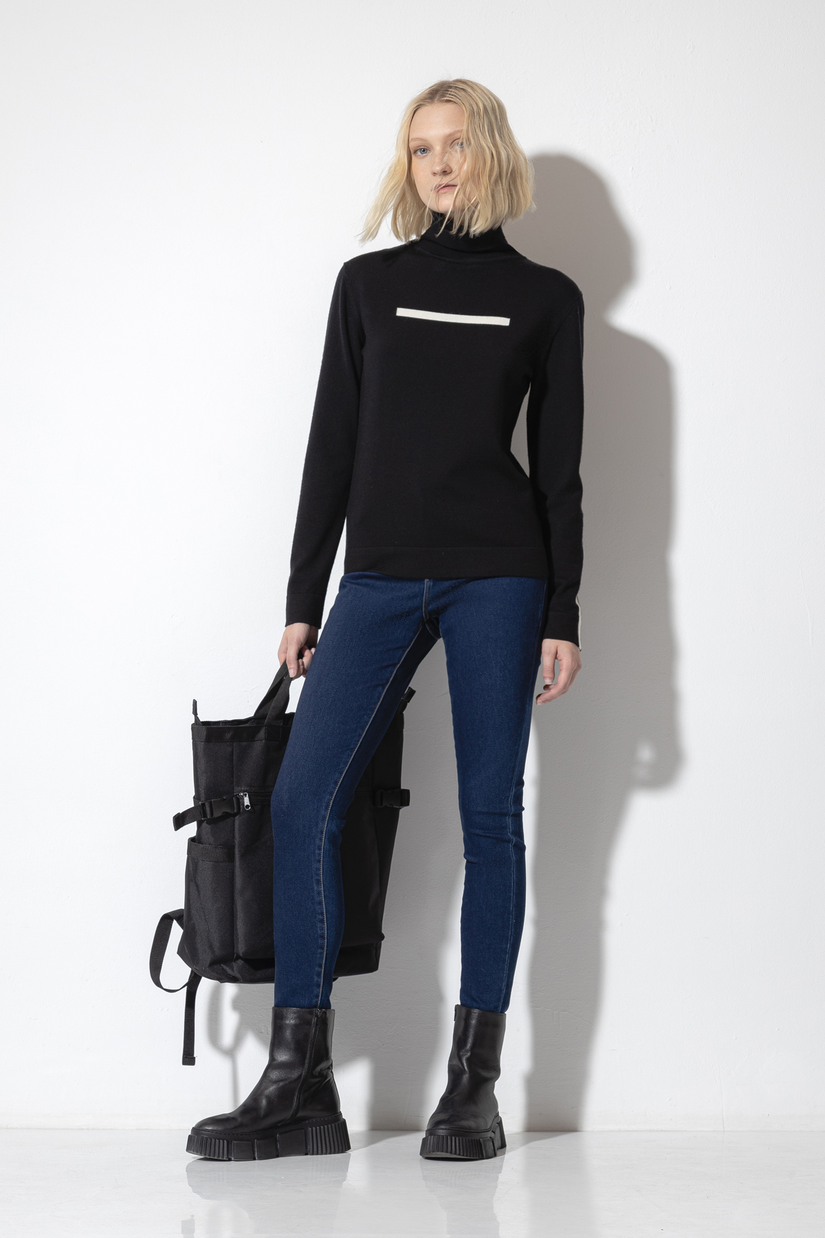 Джинсы Skinny Mid Rise Женский БРЮКИ ЖЕНСКИЕ VASSA CODE Синий
