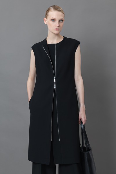 Жилет на молнии VASSA&Co, пол женский, цвет черный