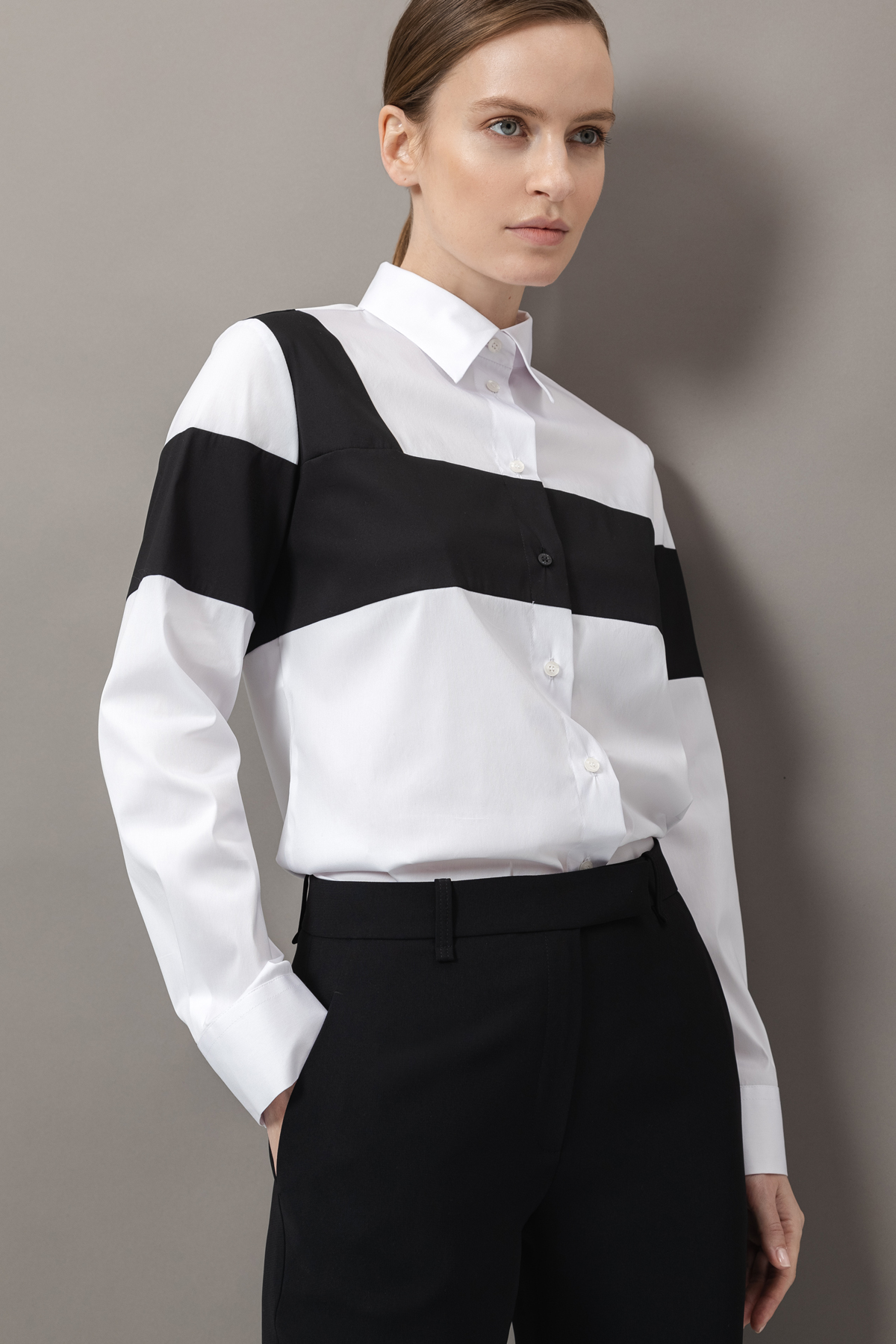 Блузка с графичным принтом female БЛУЗКА VASSA&Co White
