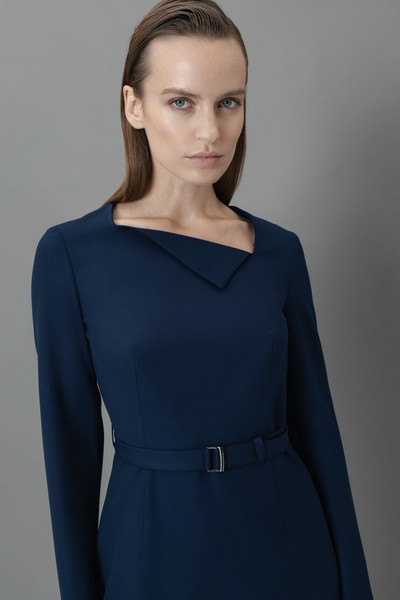 Платье-футляр с асимметричным вырезом VASSA&Co, пол female, цвет синий