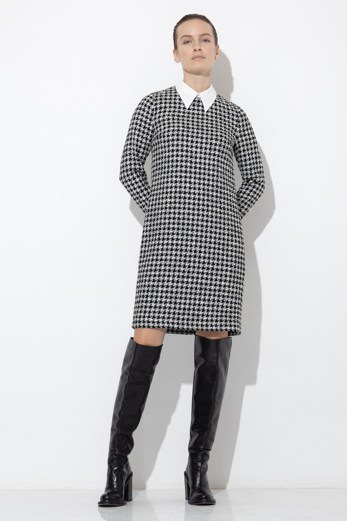 Dress female ПЛАТЬЕ VASSA&Co Black