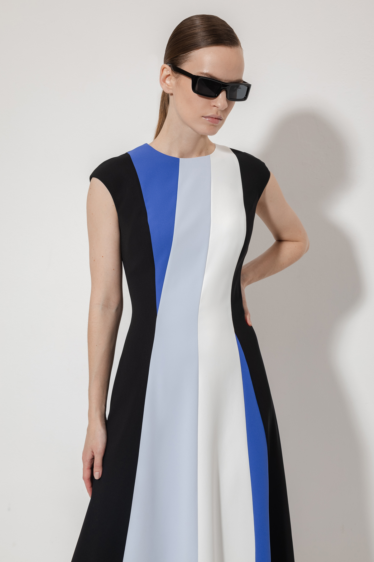 Dress female ПЛАТЬЕ VASSA&Co Black