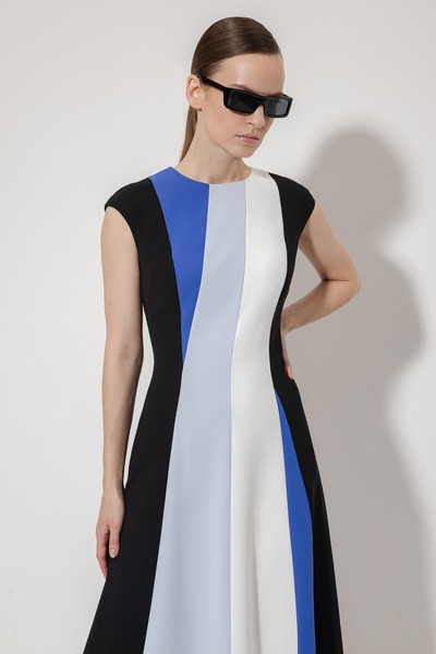 Платье с колорблоком VASSA&Co, пол женский, цвет черный