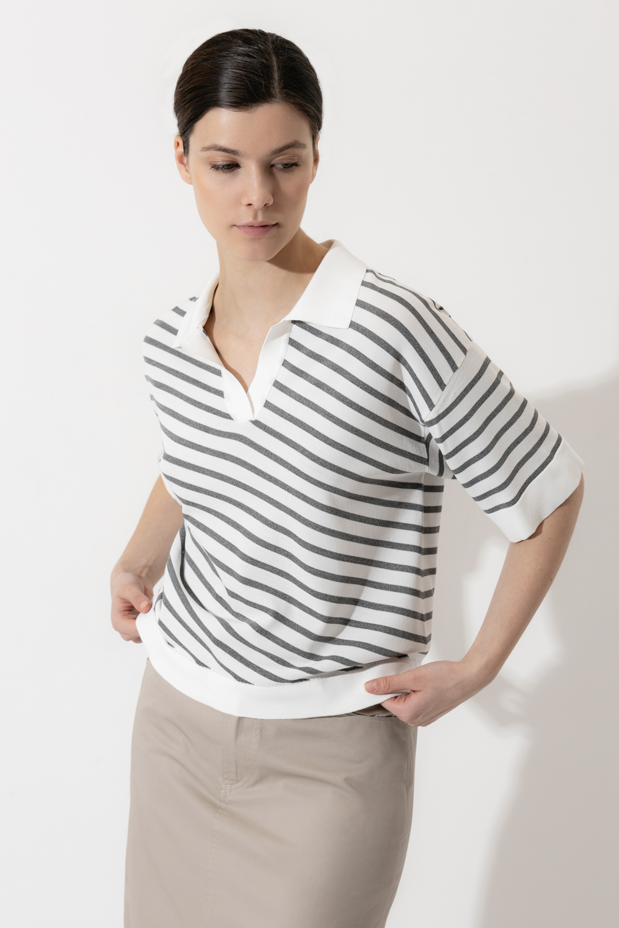 Sweater female ДЖЕМПЕР ЖЕНСКИЙ VASSA CODE Серый
