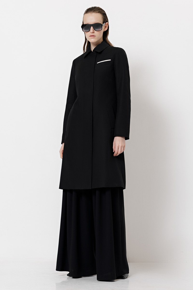 Плащ прямого кроя , пол женский, цвет черный