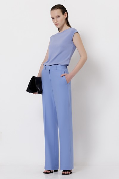 Trousers VASSA&Co, пол female, цвет violet