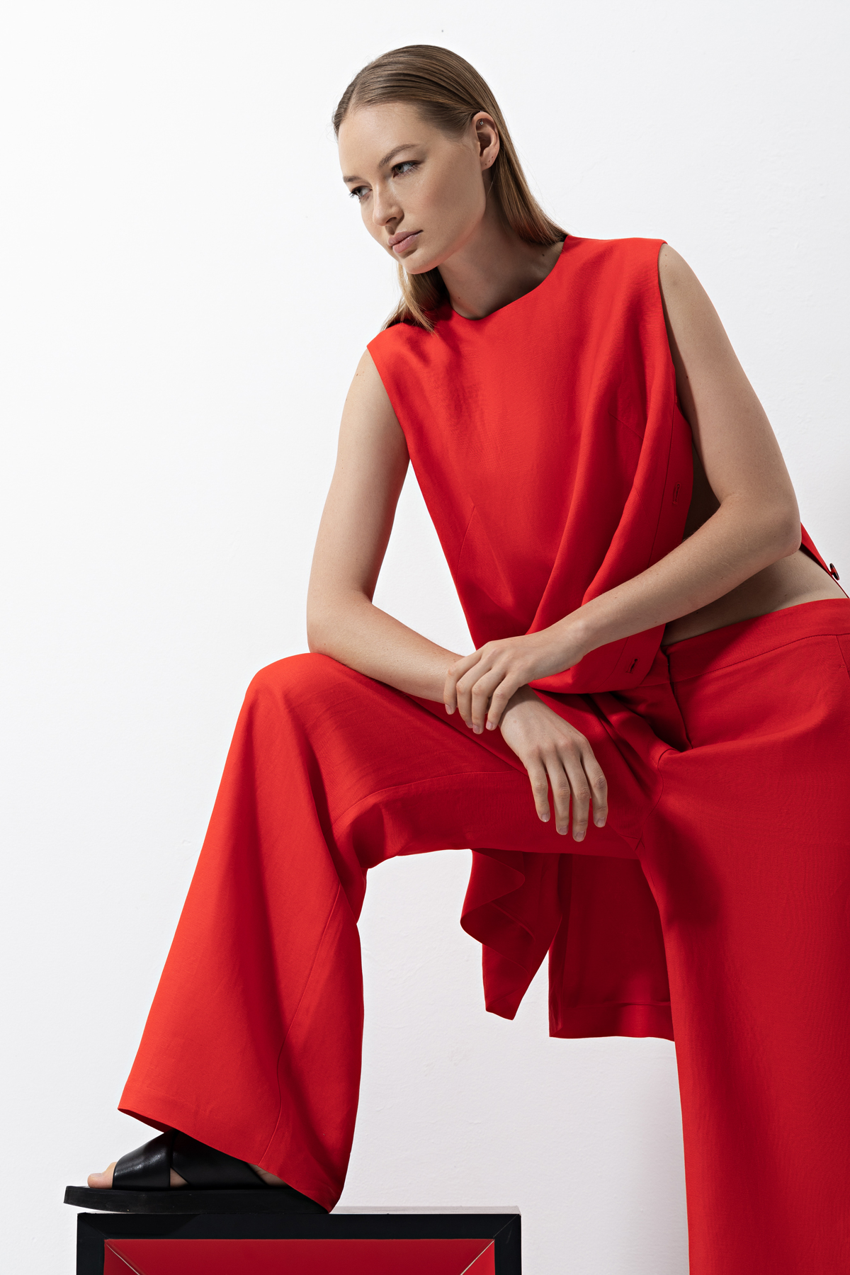Dress female ПЛАТЬЕ ЖЕНСКОЕ VASSA CODE Red