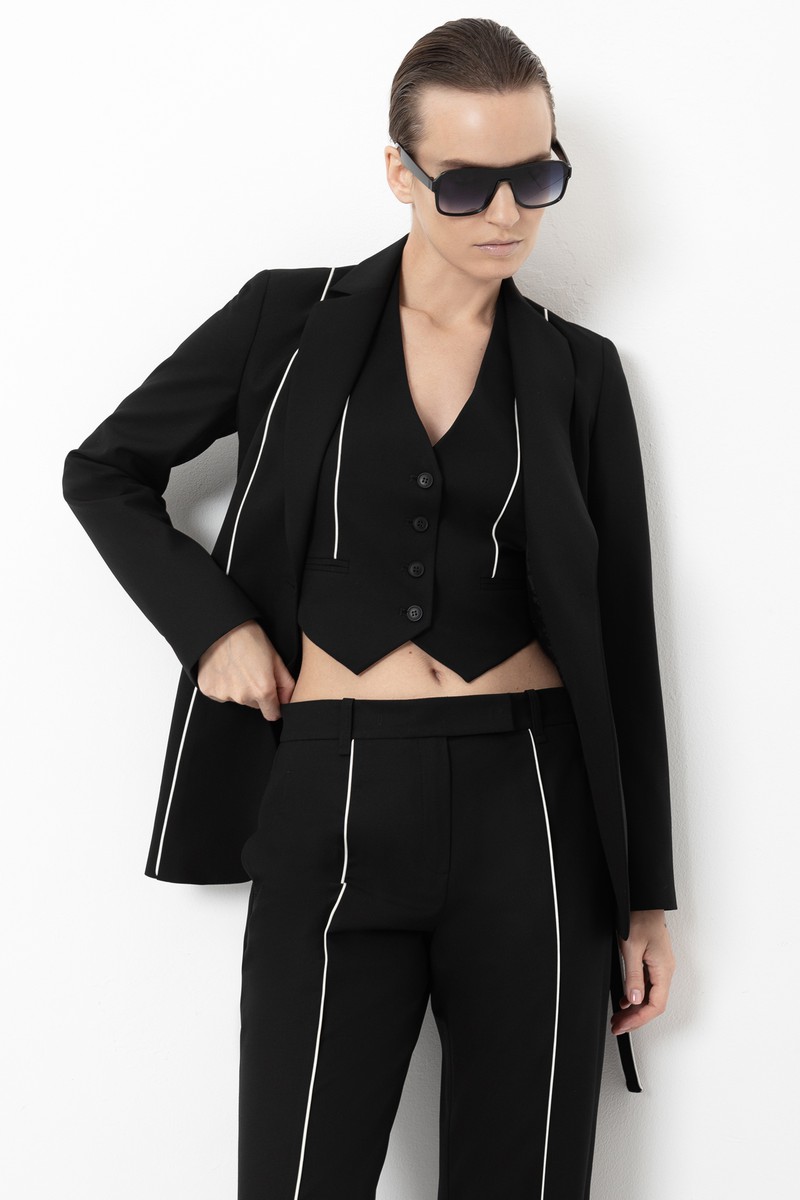 Vest female ЖИЛЕТ VASSA&Co Black