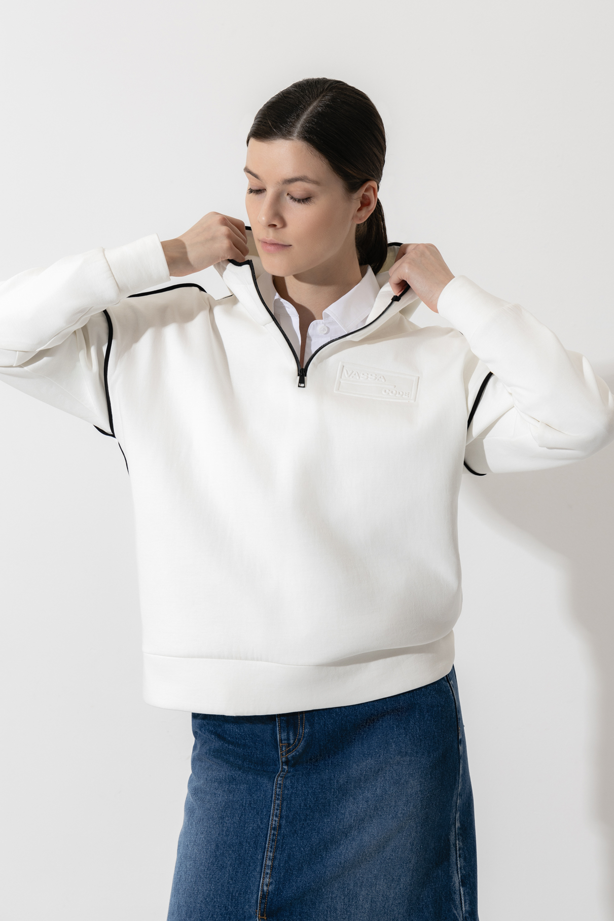 Sweatshirt female ДЖЕМПЕР ЖЕНСКИЙ VASSA CODE White