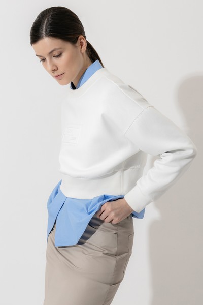 Укороченный свитшот VASSA CODE, пол женский, цвет белый