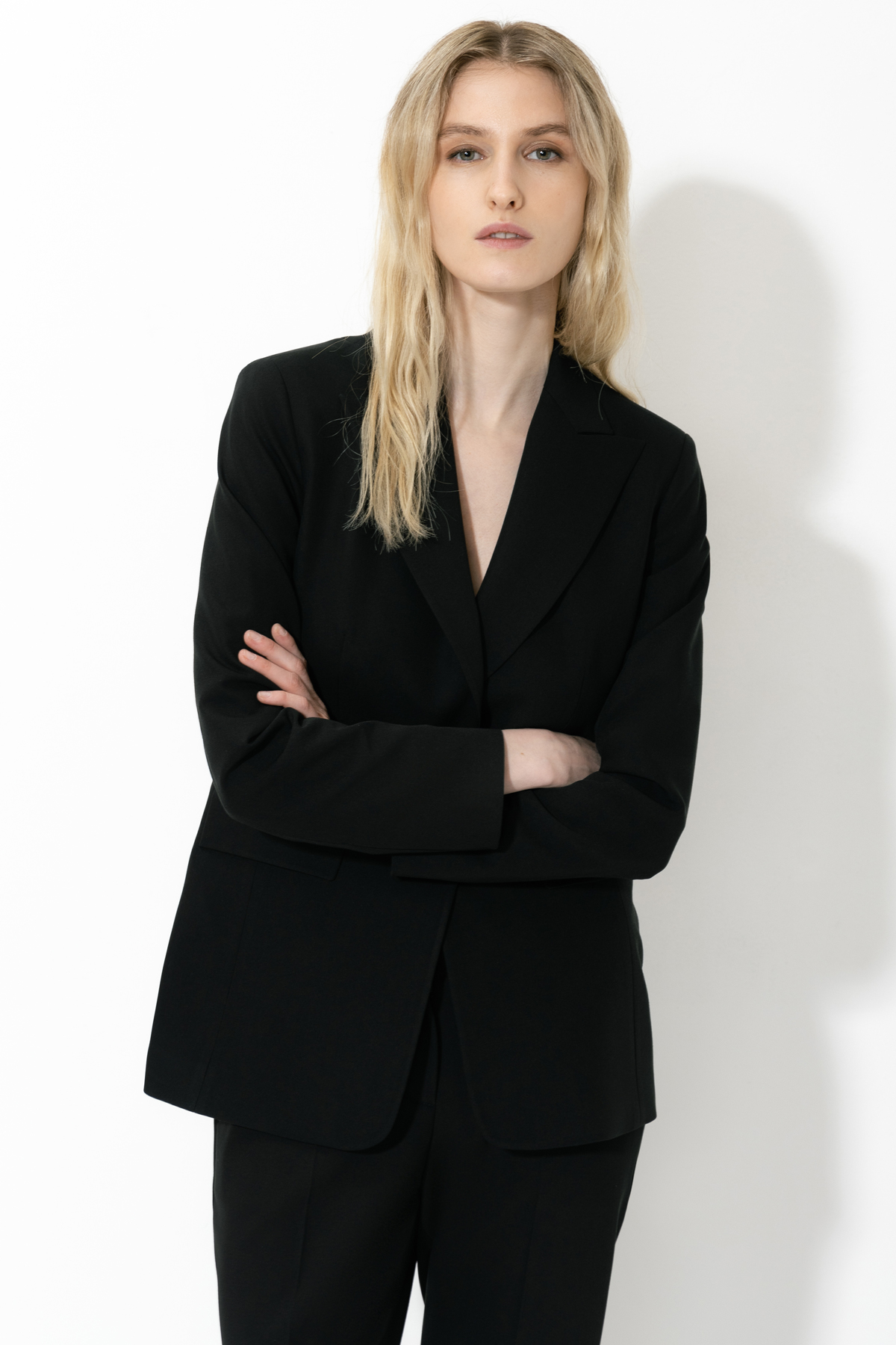 Жакет VASSA&Co, пол женский, цвет черный