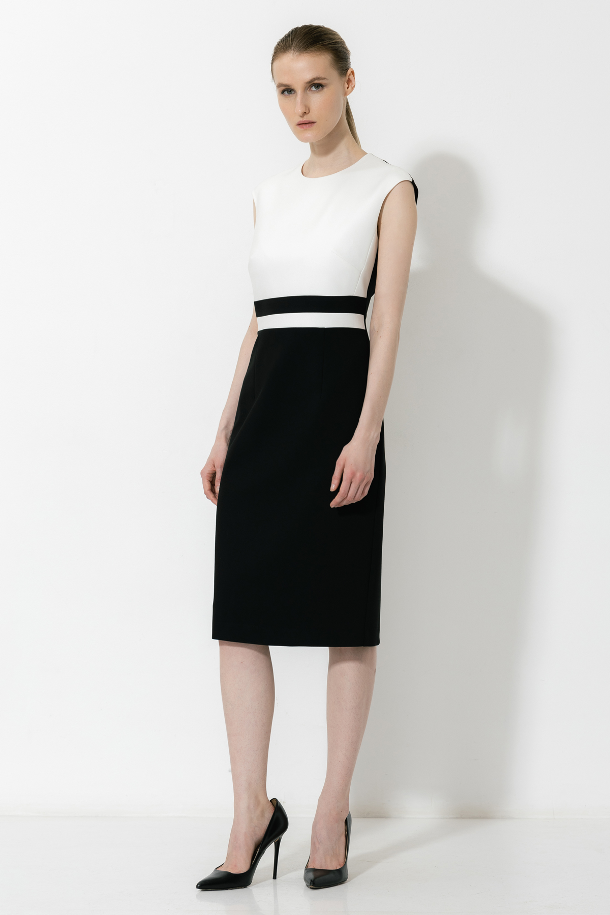 Dress female ПЛАТЬЕ VASSA&Co Black