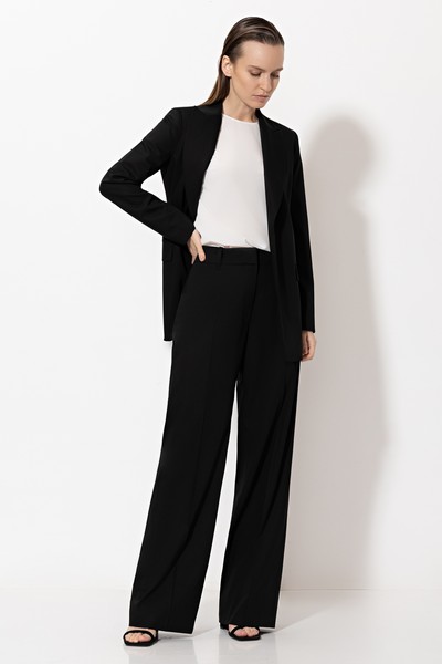 Брюки , пол женский, цвет черный