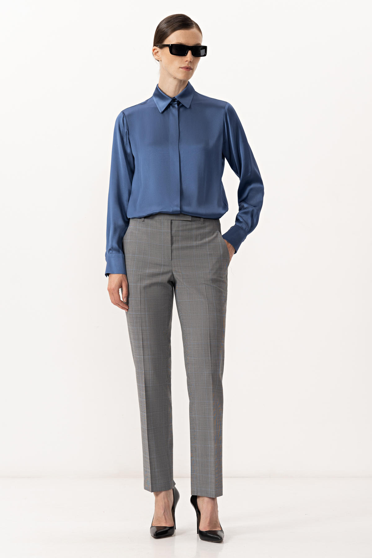 Trousers female БРЮКИ VASSA&Co Серый