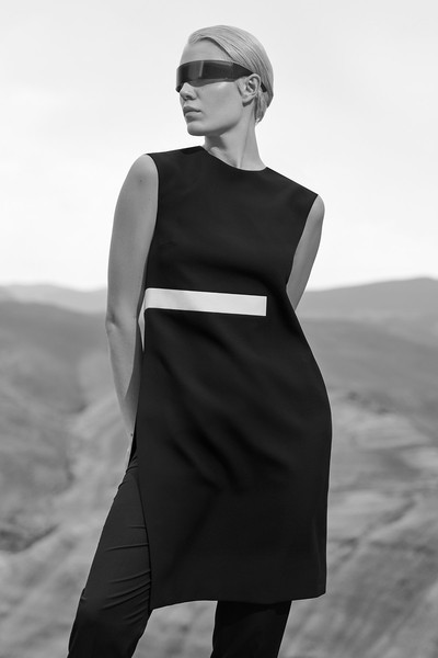 Удлиненный жилет с разрезом VASSA&Co, пол женский, цвет черный