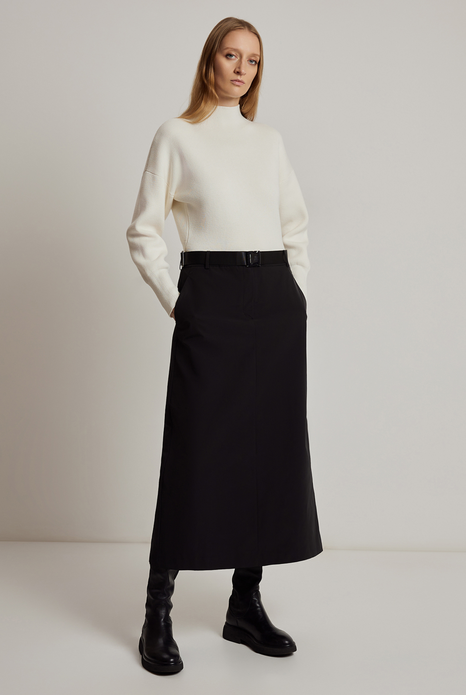 Skirt female ЮБКА ЖЕНСКАЯ VASSA CODE Black