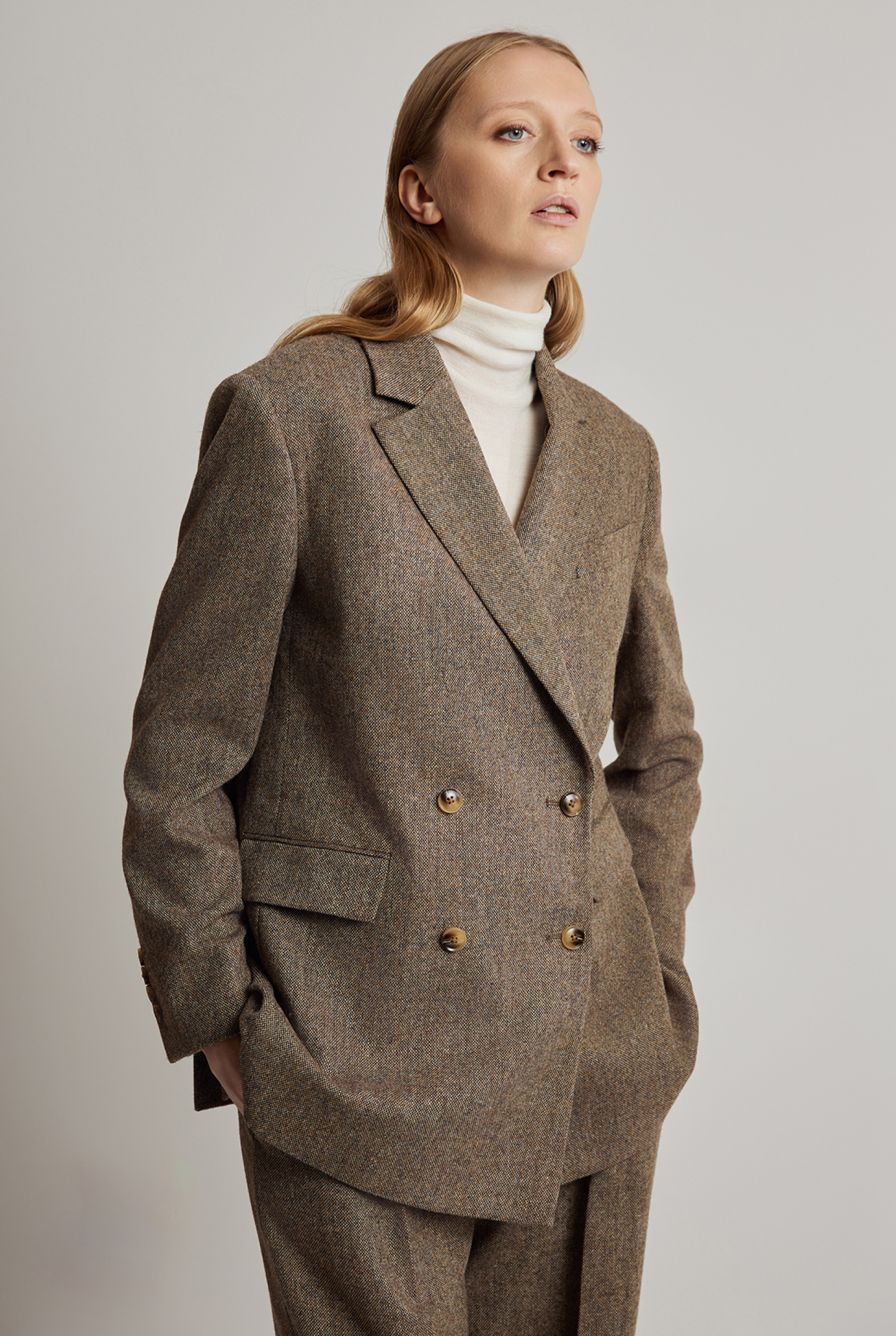 Jacket female ЖАКЕТ ЖЕНСКИЙ VASSA CODE Brown