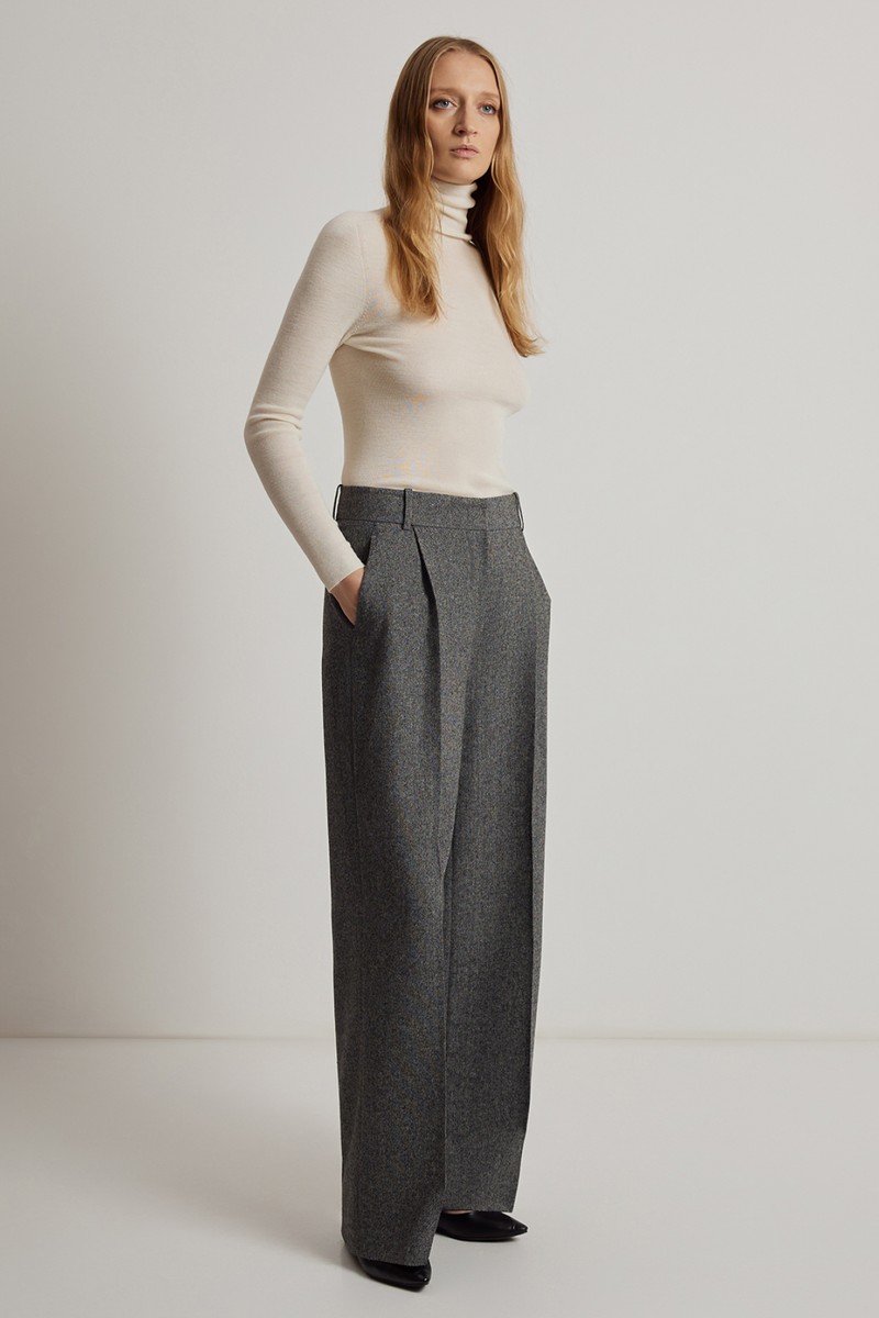 Trousers female БРЮКИ ЖЕНСКИЕ VASSA CODE Серый