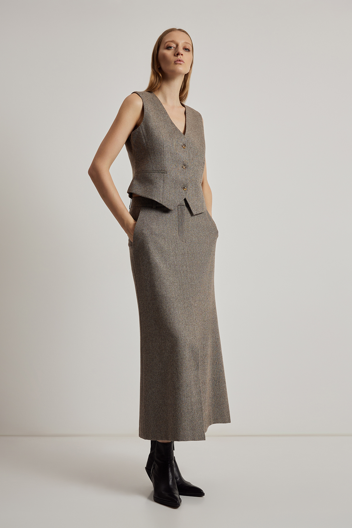 Skirt female ЮБКА ЖЕНСКАЯ VASSA CODE Brown