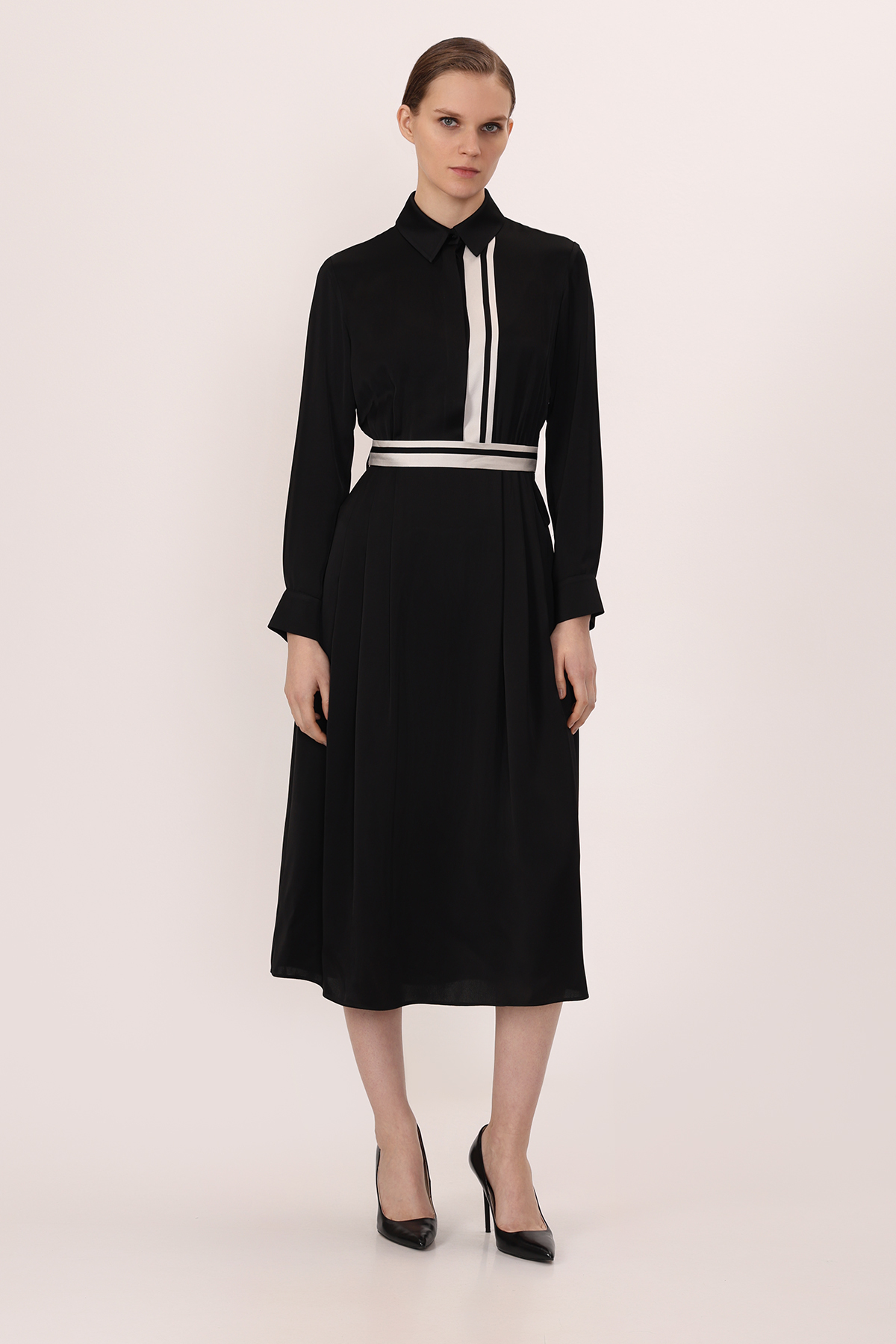 Dress female ПЛАТЬЕ VASSA&Co Black