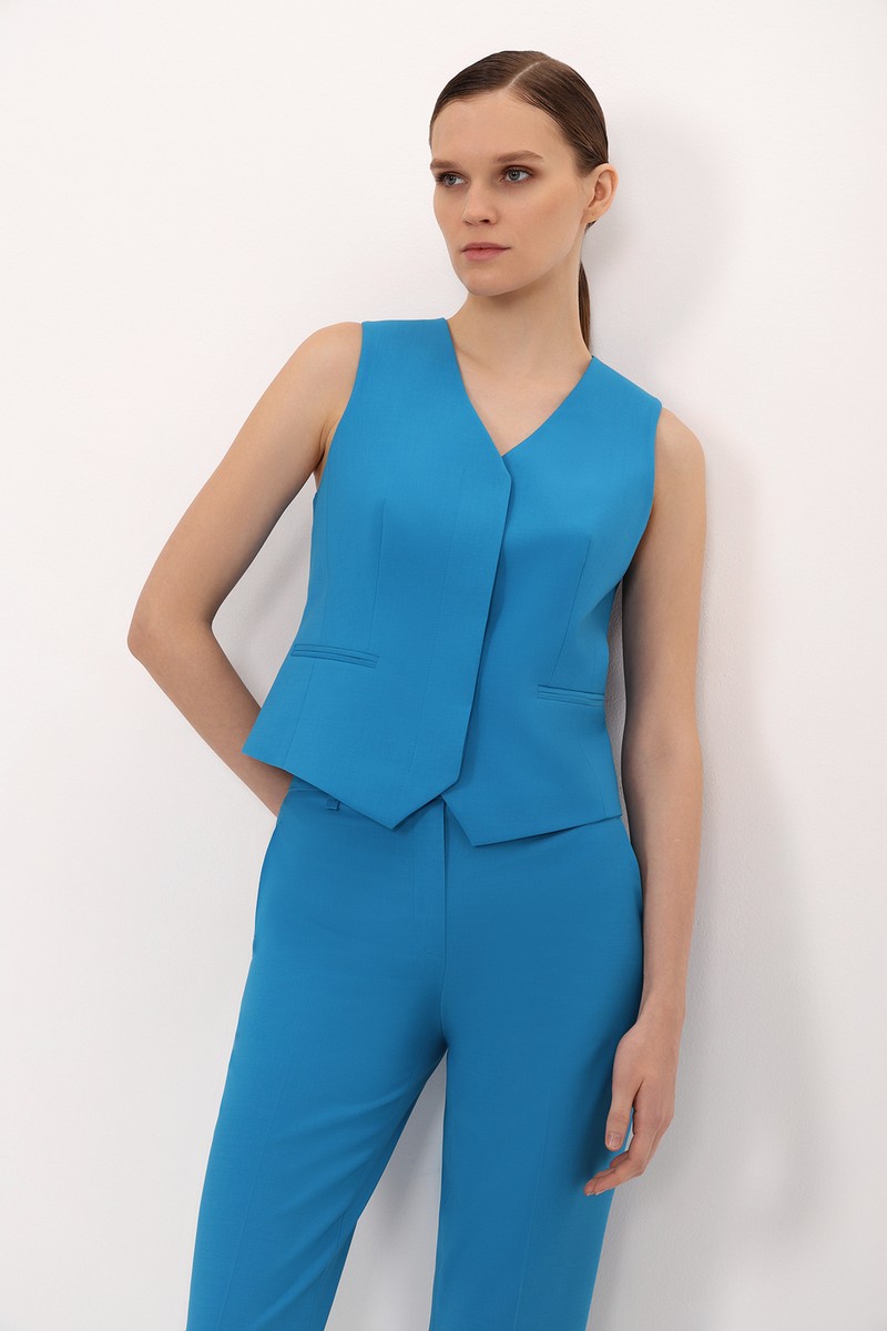 Vest female ЖИЛЕТ VASSA&Co Голубой