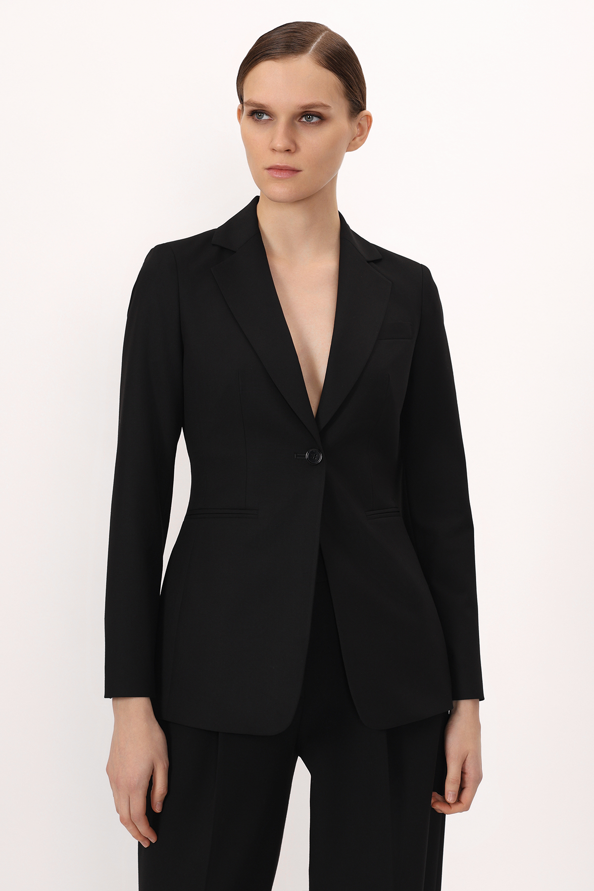 Приталенный жакет VASSA&Co, пол женский, цвет черный