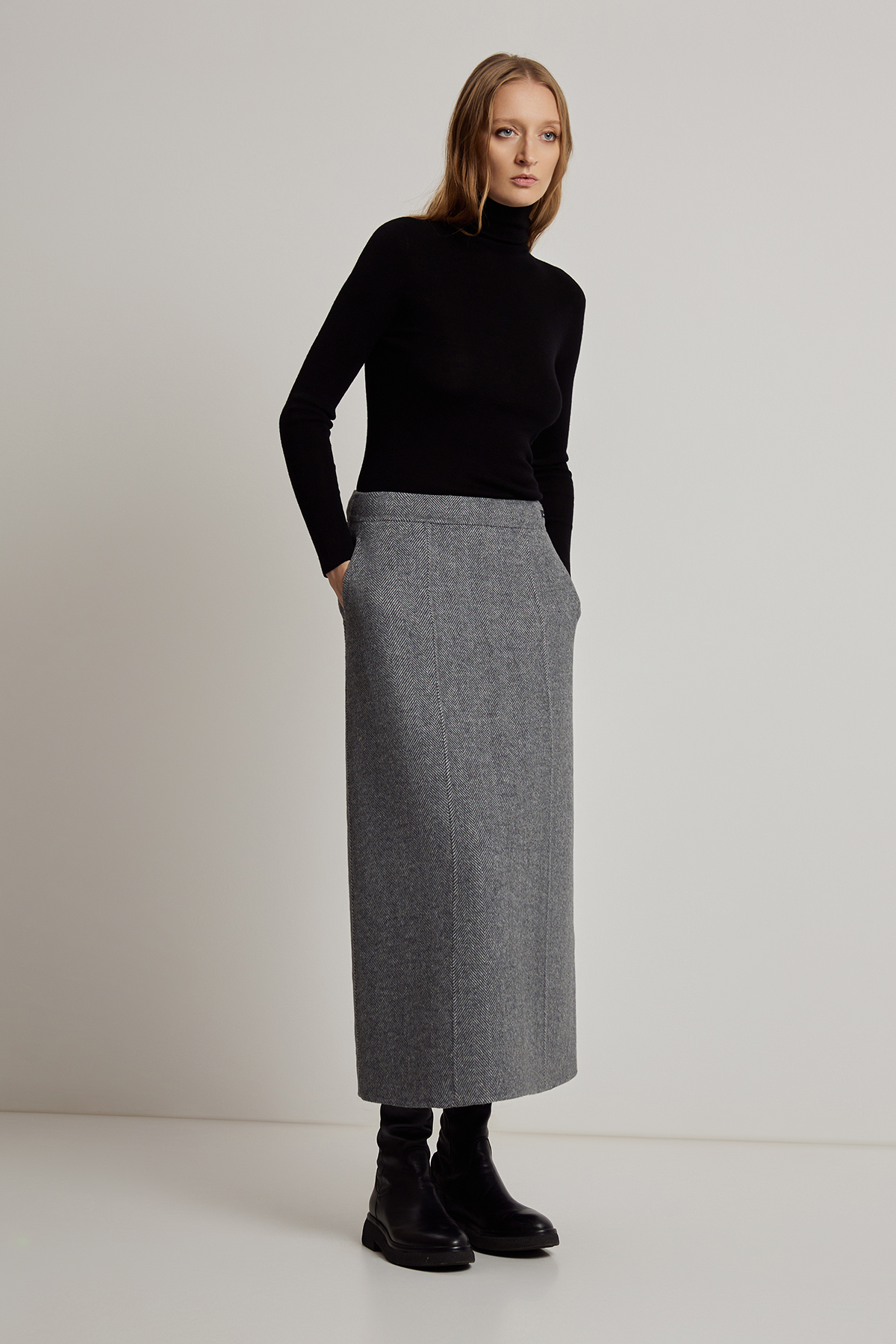 Skirt female ЮБКА ЖЕНСКАЯ VASSA CODE Серый