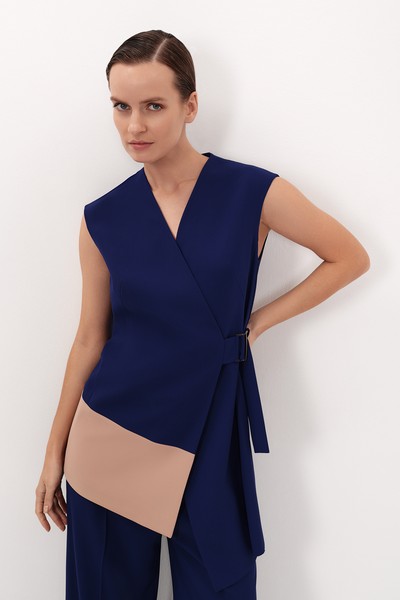 Асимметричный жилет VASSA&Co, пол женский, цвет синий