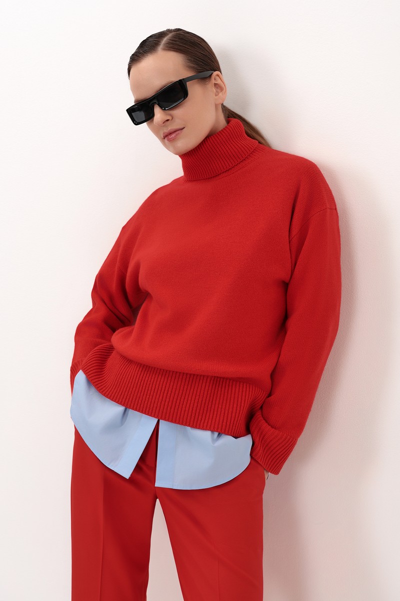 Джемпер Oversize из шерсти и кашемира Женский ДЖЕМПЕР ЖЕНСКИЙ VASSA&Co Красный