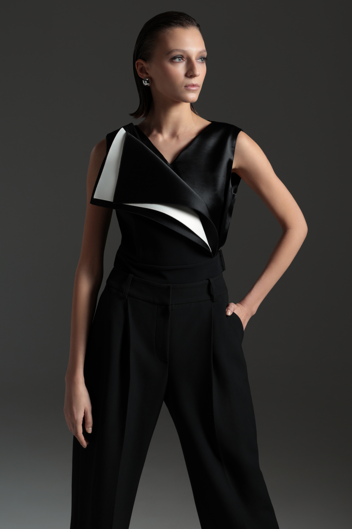 Жилет на одно плечо female ЖИЛЕТ VASSA&Co Black