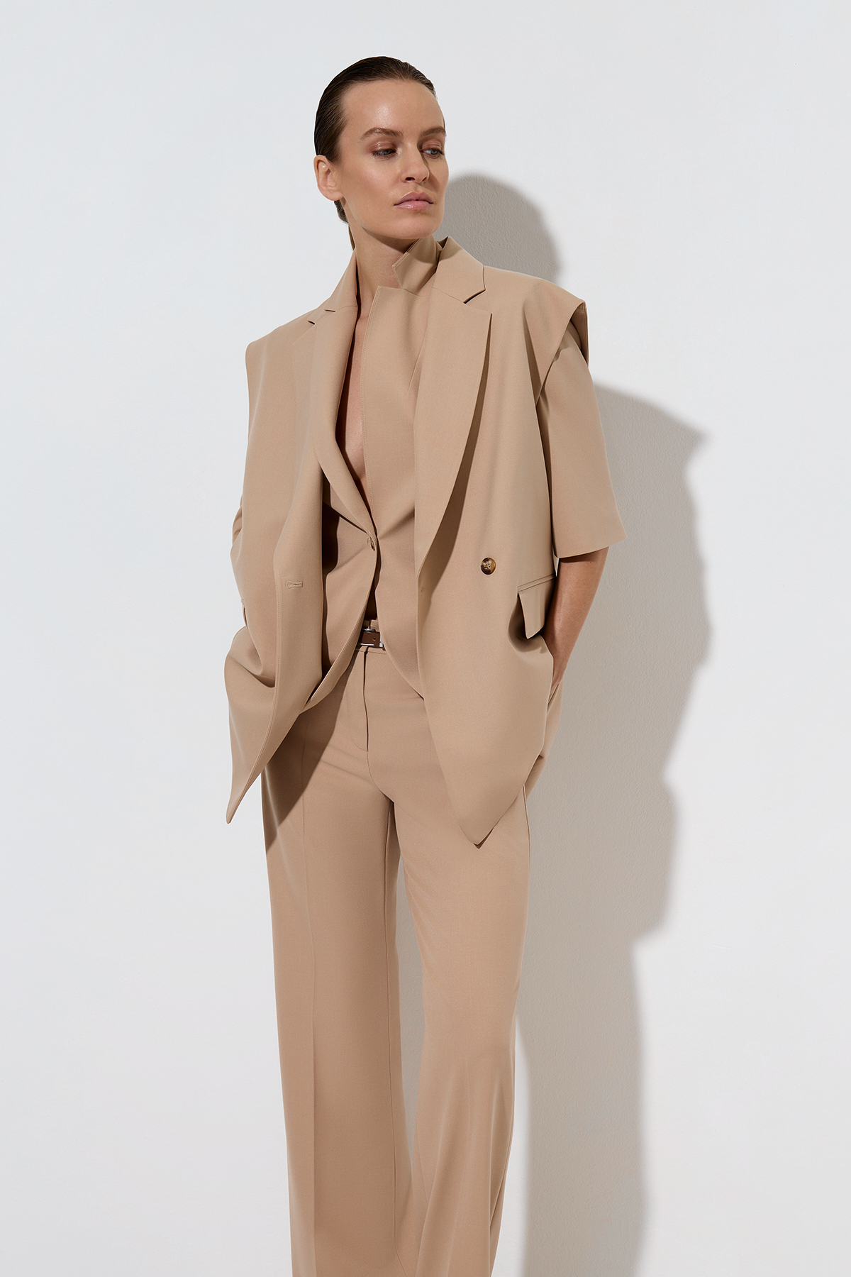 Vest female ЖИЛЕТ VASSA&Co Бежевый
