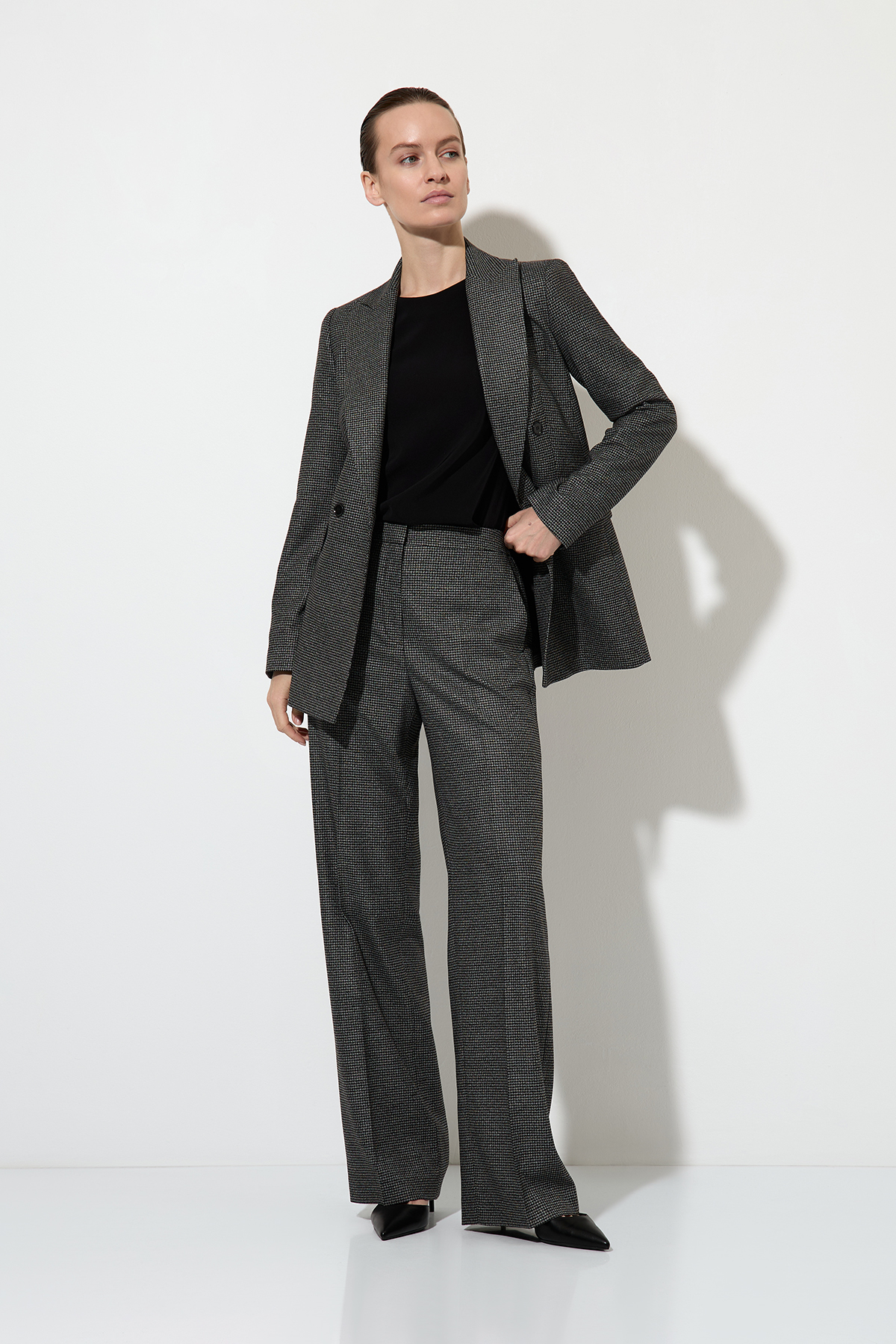 Trousers female БРЮКИ VASSA&Co Black
