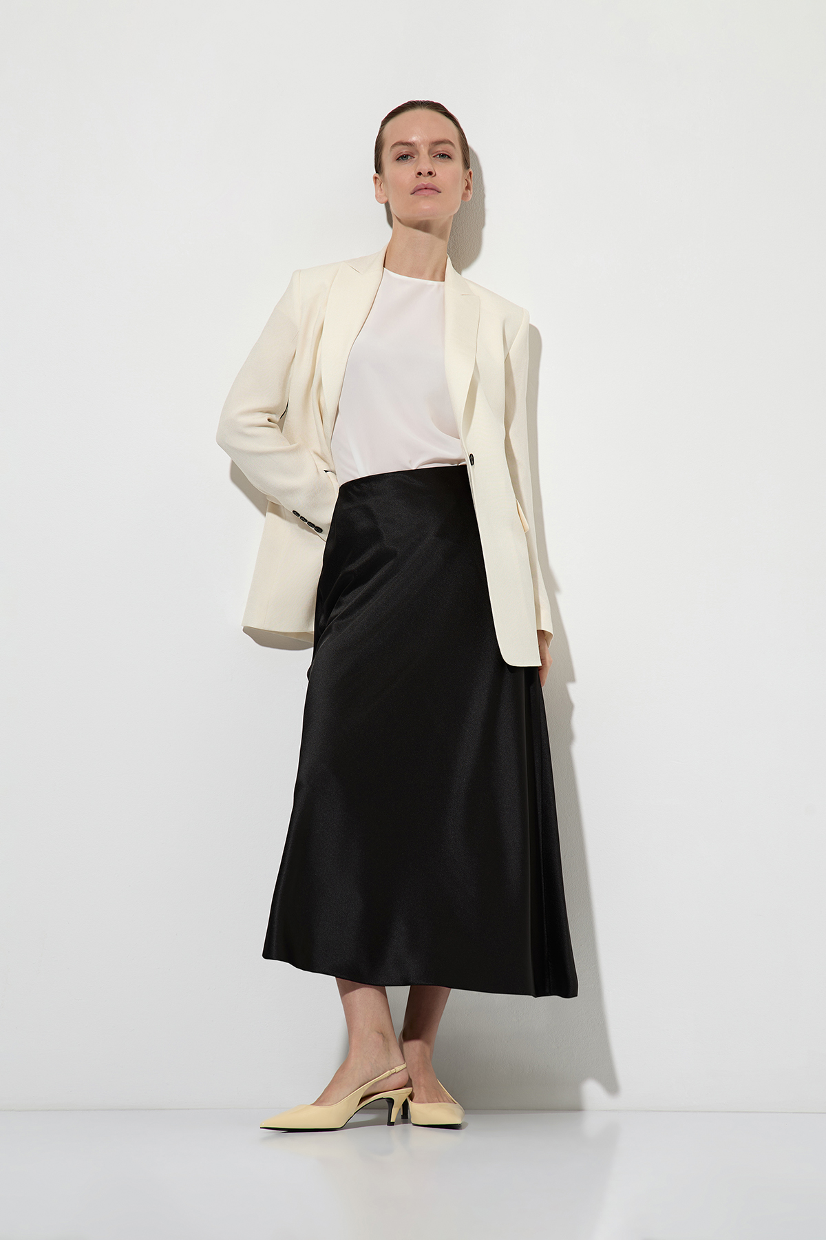 Skirt female ЮБКА VASSA&Co Black