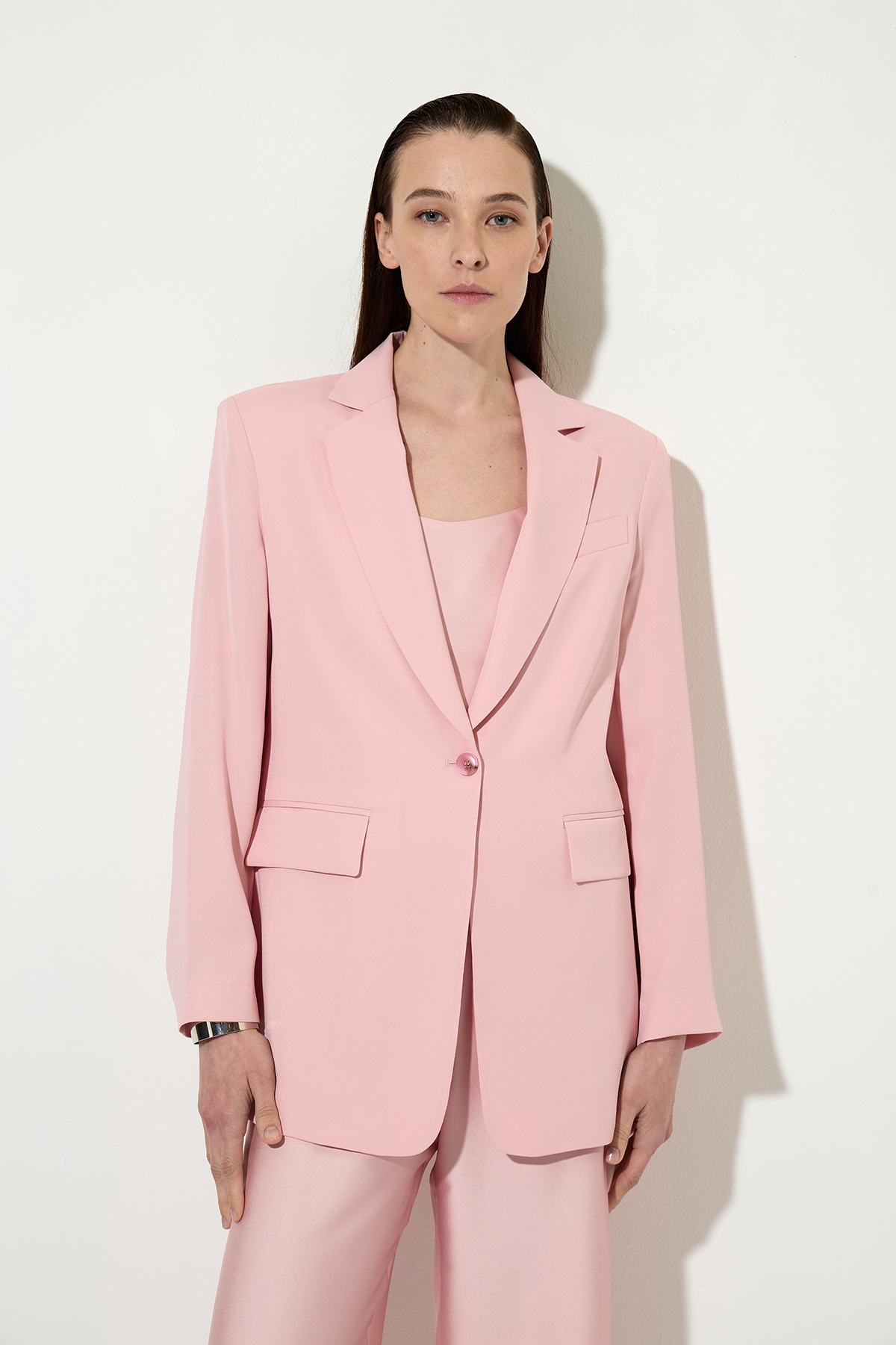 Jacket with a lightweight back female ЖАКЕТ VASSA&Co Pink