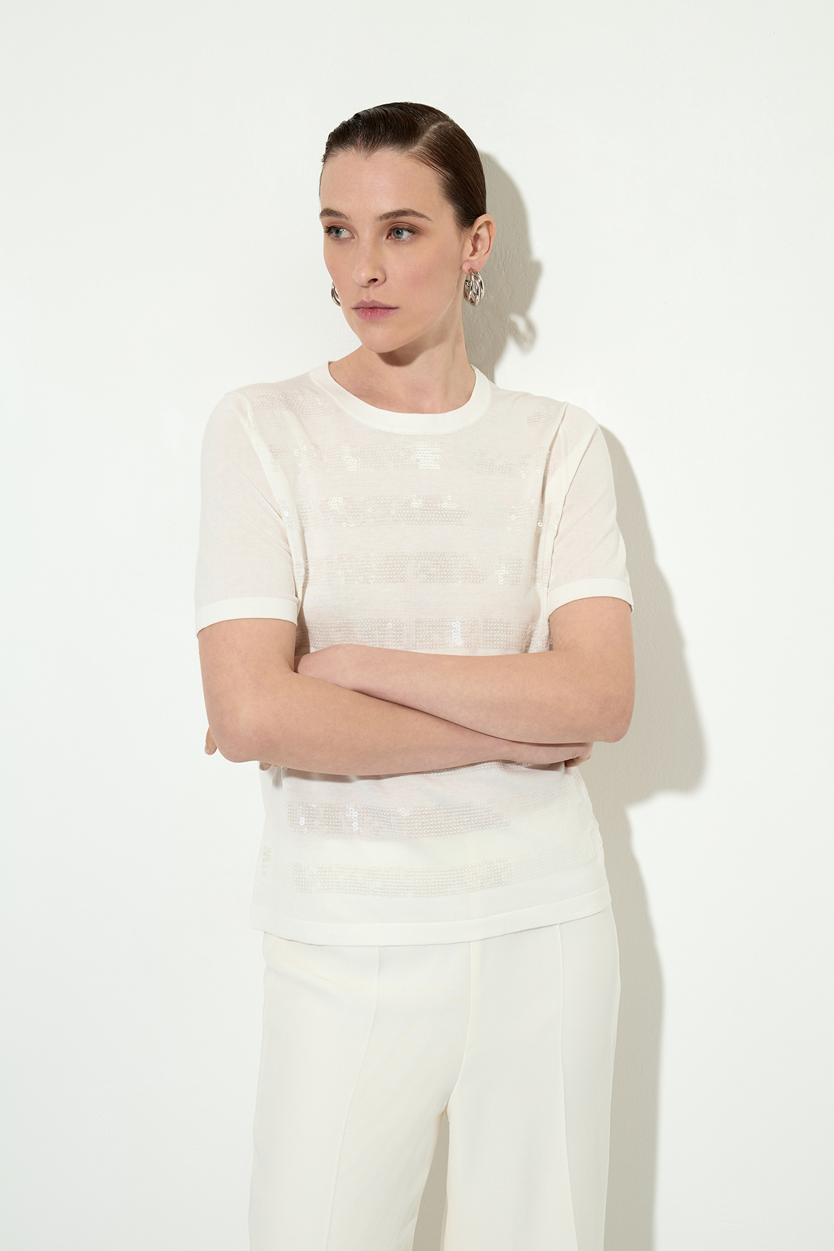 Jumper with sequins female ДЖЕМПЕР ЖЕНСКИЙ VASSA&Co Бежевый