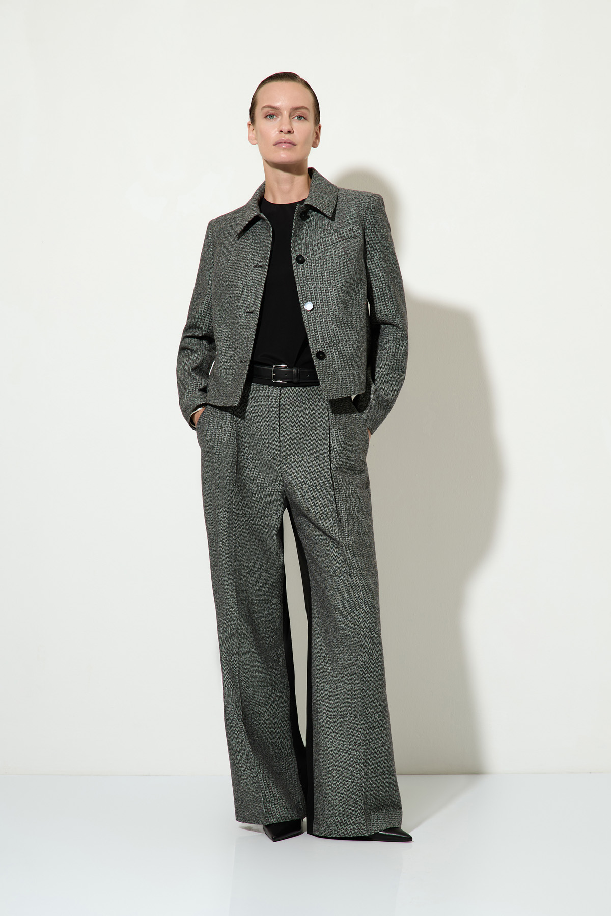 Брюки в стиле color block Женский БРЮКИ VASSA&Co Серый
