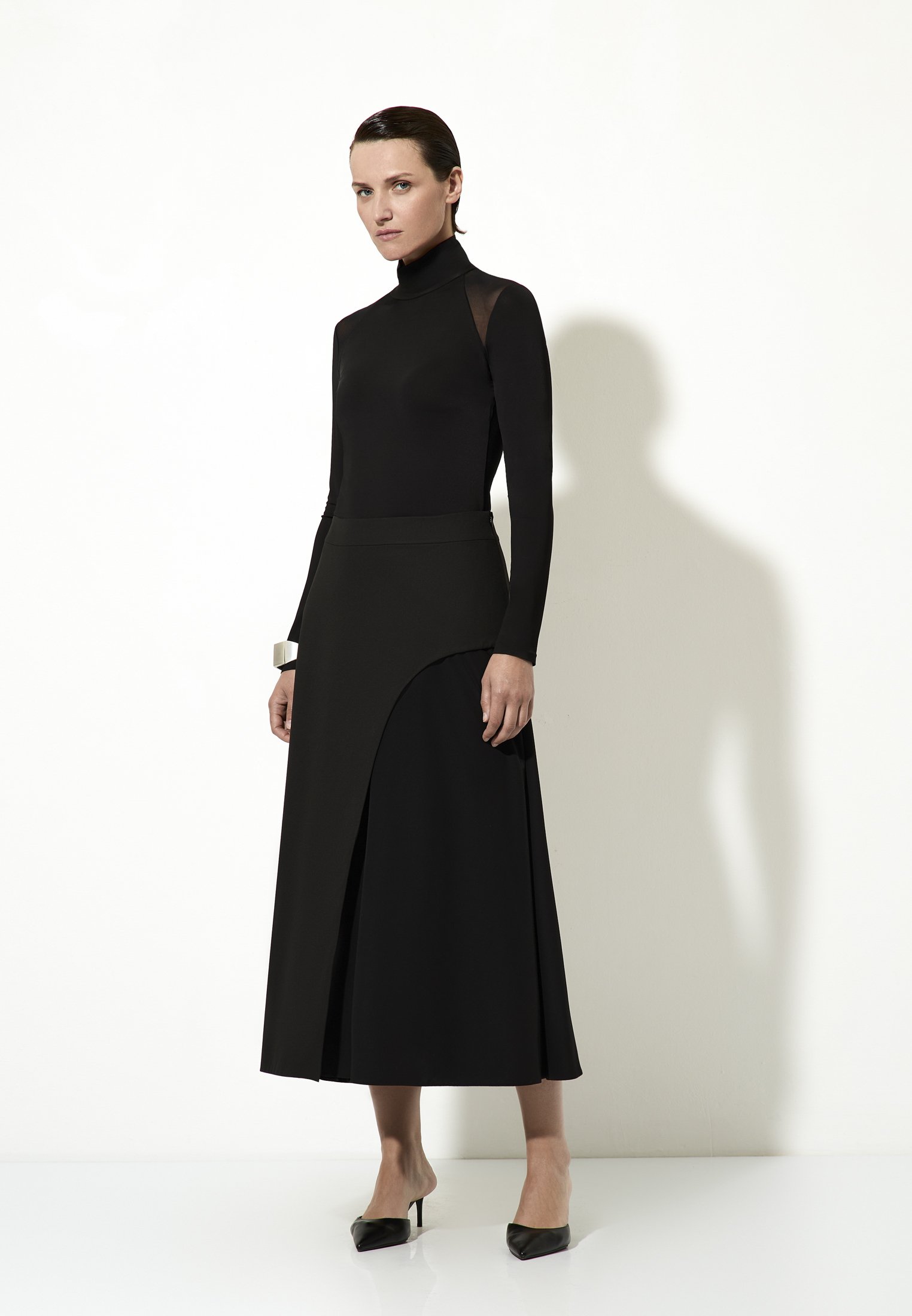 Skirt female ЮБКА VASSA&Co Black