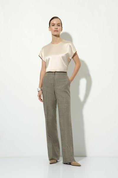 Блузка атласная VASSA&Co, пол женский, цвет бежевый