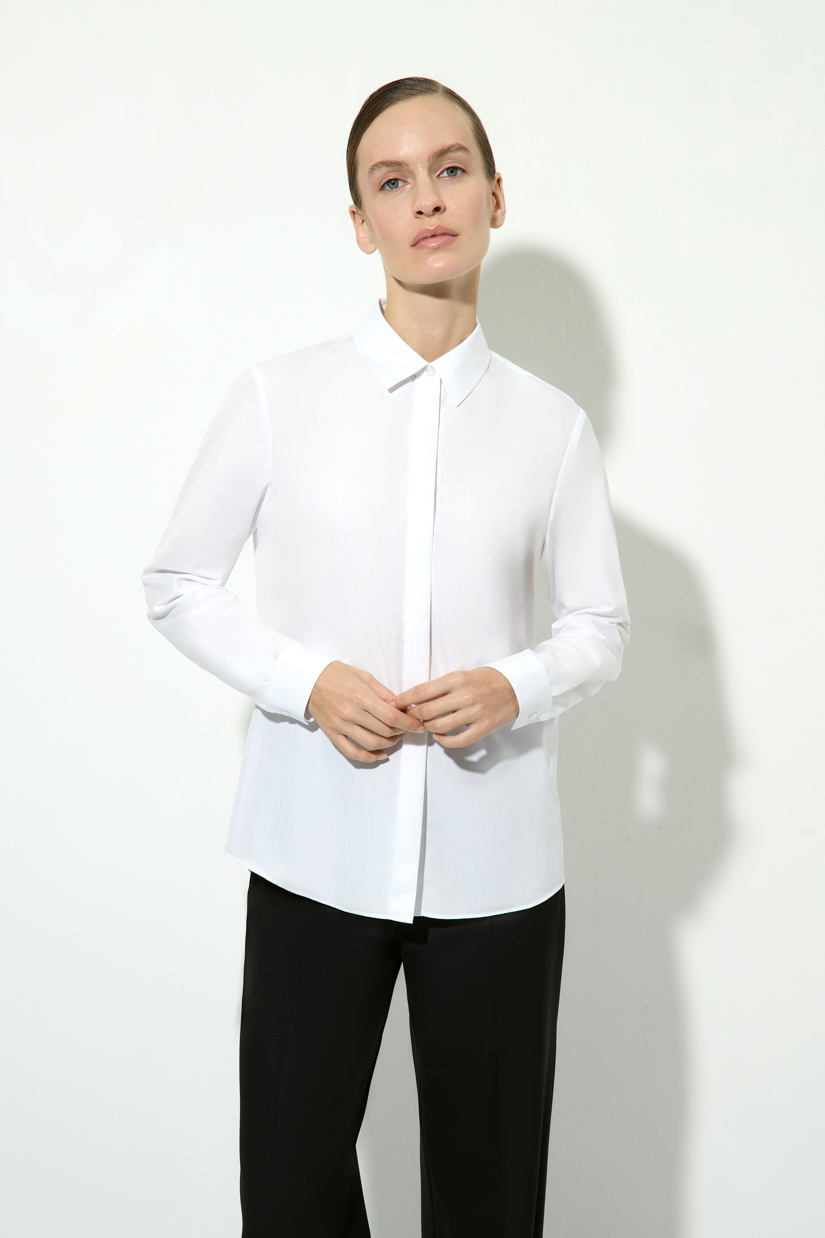 Блузка VASSA&Co, пол Женский, цвет Белый