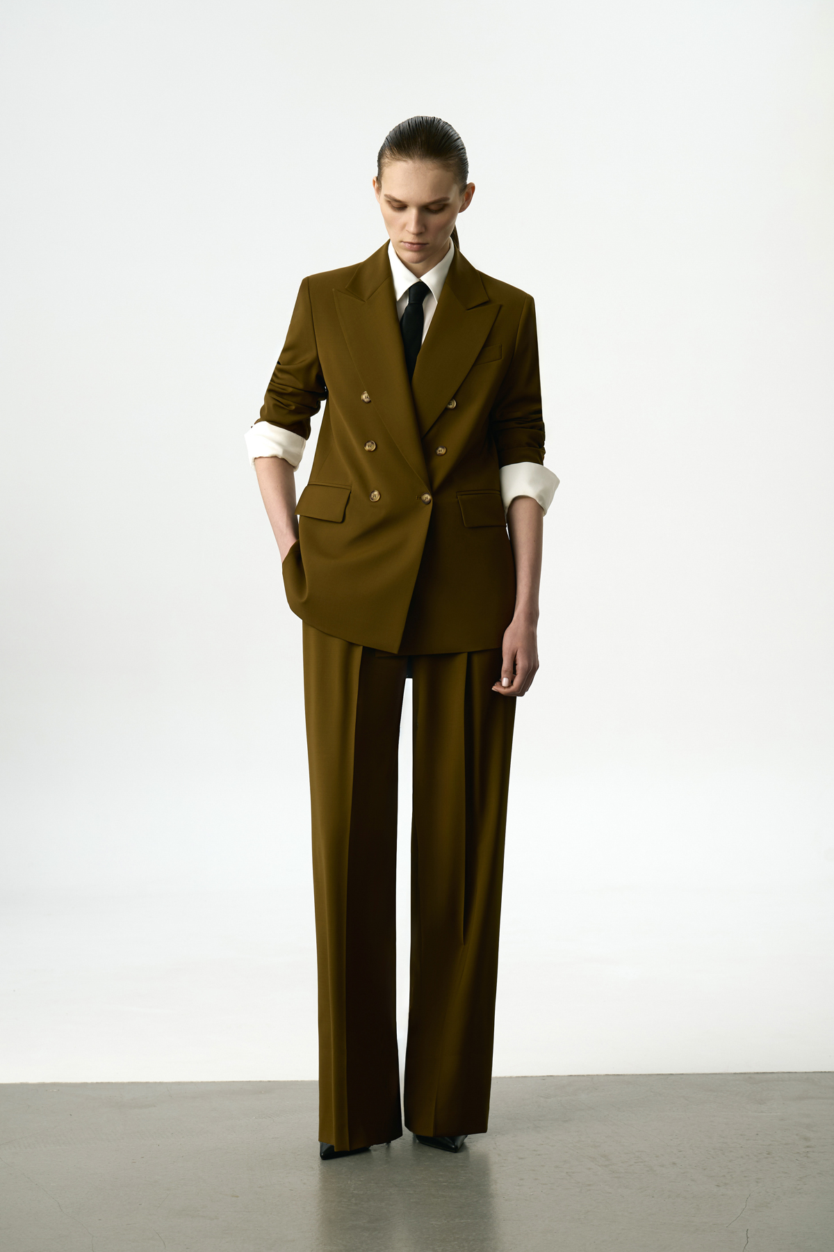 Жакет двубортный VASSA&Co, пол female, цвет зеленый