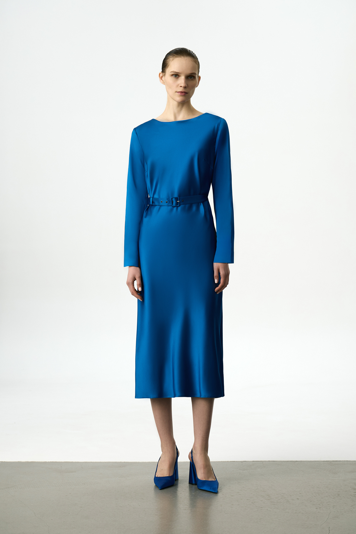 Платье синее VASSA&Co, пол женский, цвет синий