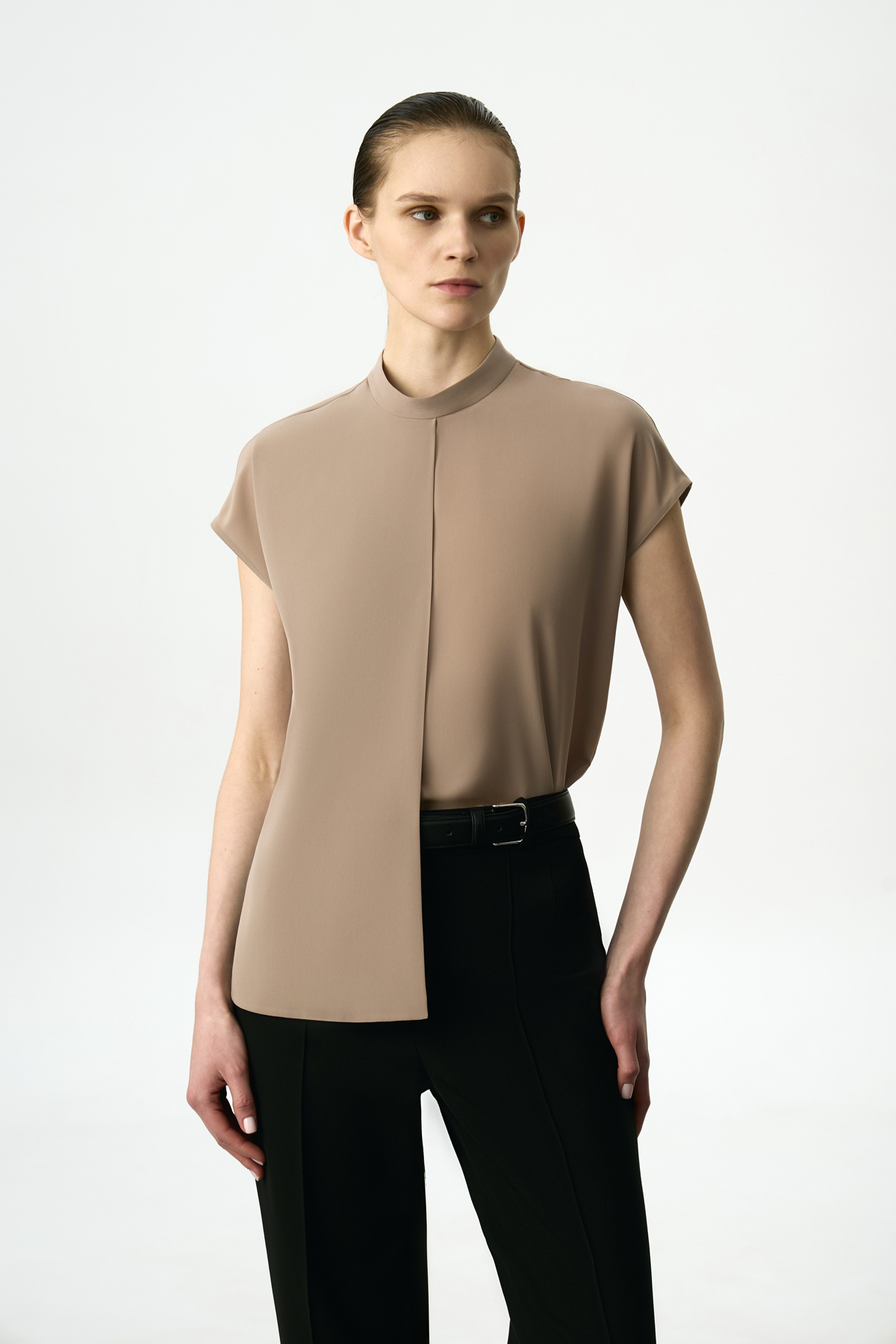 Блузка с эффектом многослойности VASSA&Co, пол female, цвет бежевый