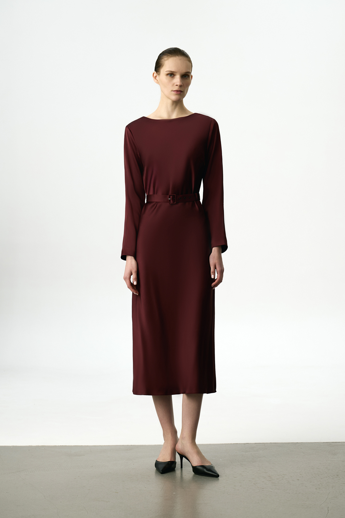 Платье атласное бордовое VASSA&Co, пол женский, цвет красный