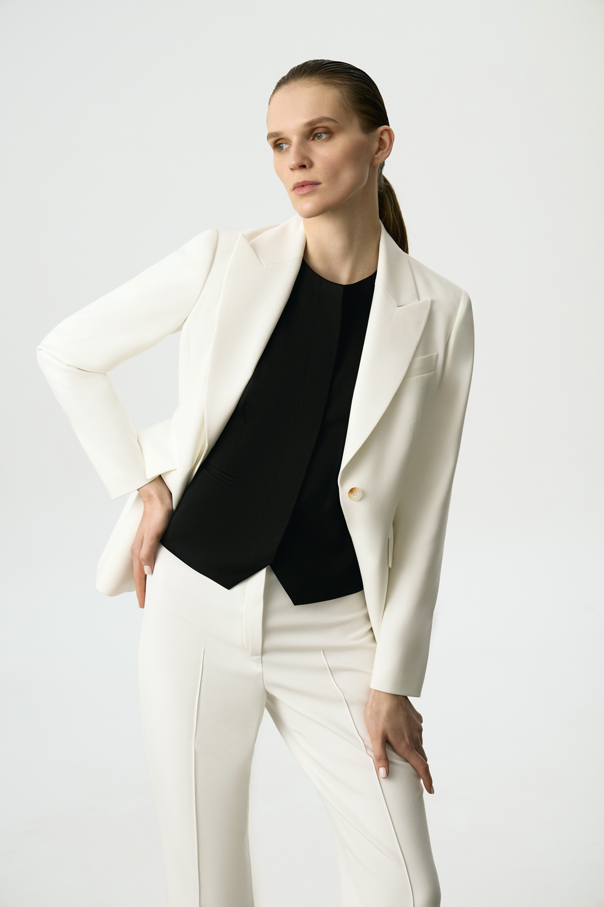 Жакет однобортный белый VASSA&Co, пол женский, цвет белый