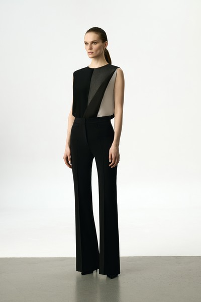 Брюки классические со стрелками VASSA&Co, пол female, цвет black