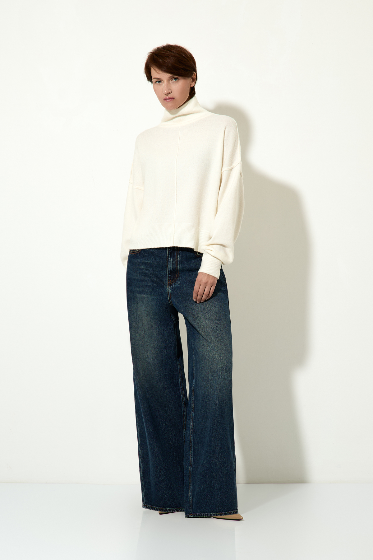 Джинсы широкие VASSA CODE, пол female, цвет синий