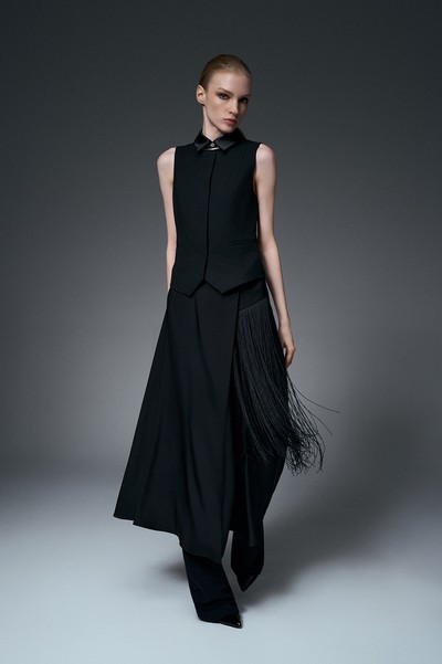 Жилет с атласной спинкой VASSA&Co, пол женский, цвет черный