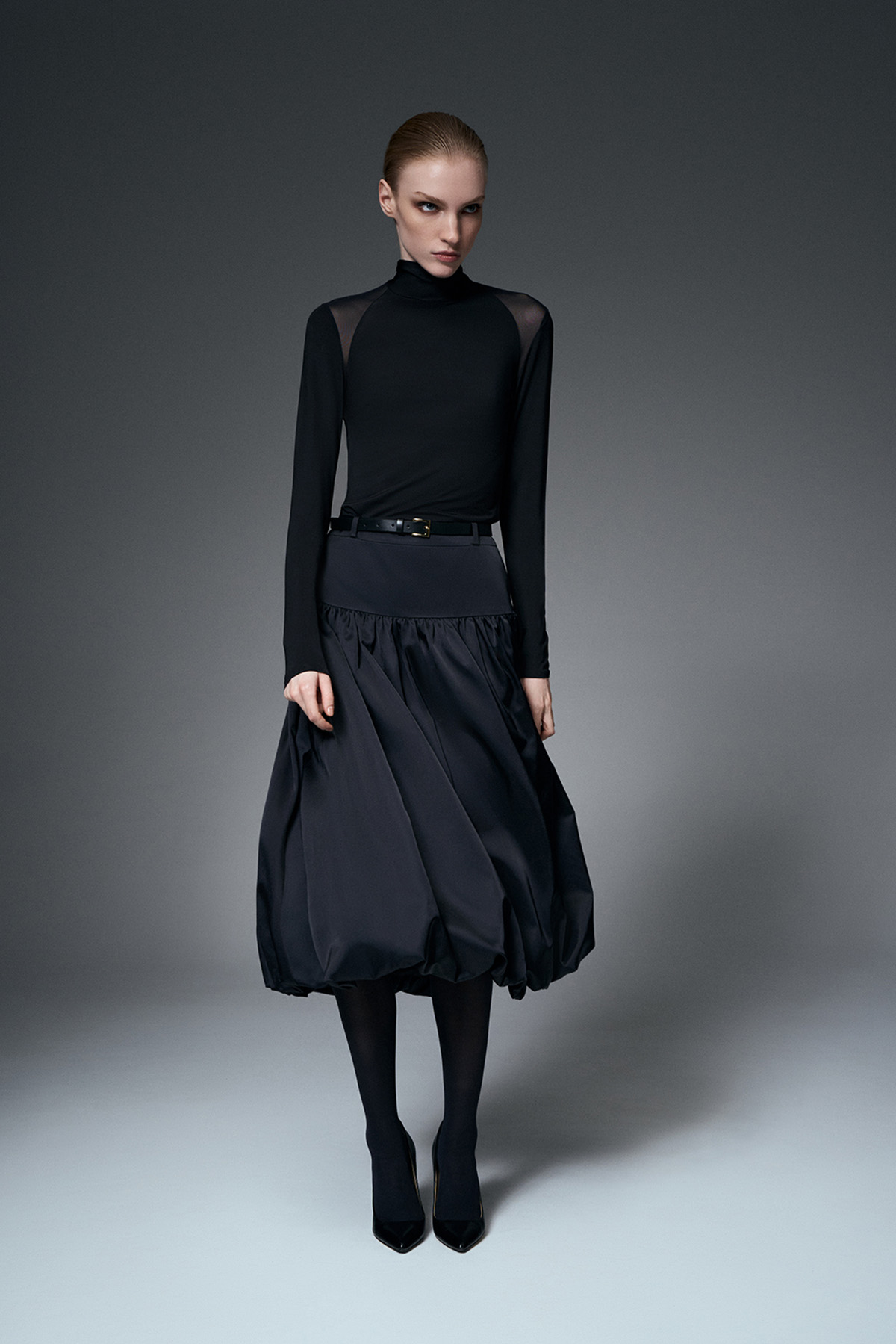 Водолазка с элементами из сетки VASSA&Co, пол женский, цвет черный