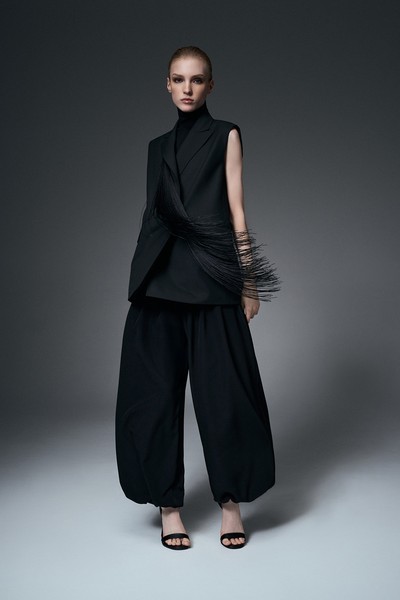 Жилет с бахромой VASSA&Co, пол женский, цвет черный